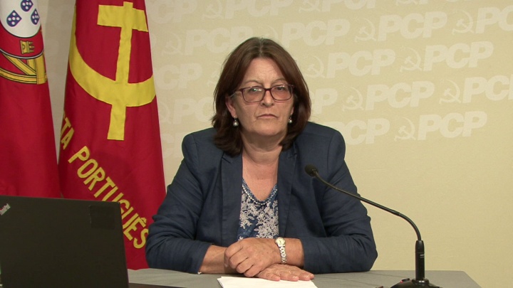 Stop the deterioration of living and working conditions, fulfil women's rights