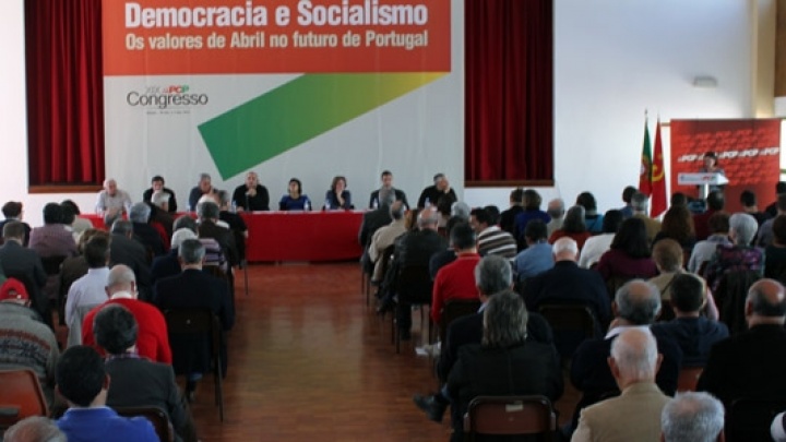 Para a defesa dos interesses e aspirações dos trabalhadores e do povo