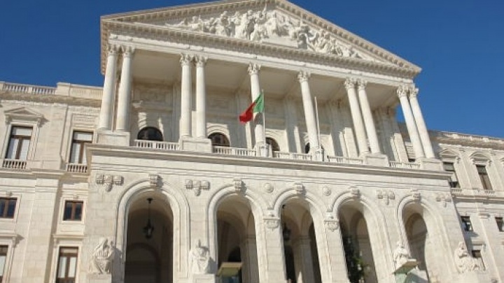 Abandono de Fernando Nobre confirma justeza da sua não eleição para Presidente da AR