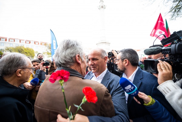 Comício CDU enche Rossio