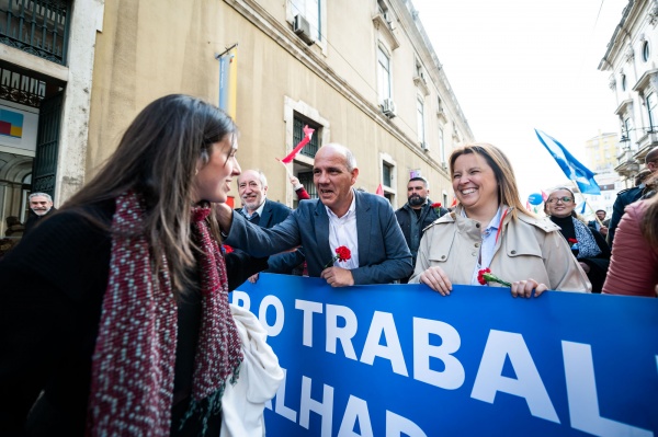 Comício CDU enche Rossio