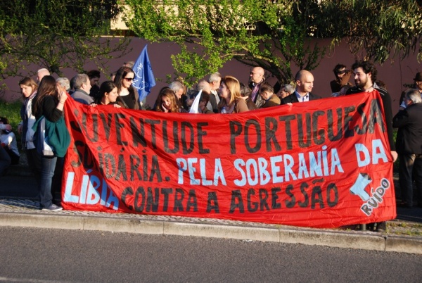 Concentração contra a agressão imperialista à Líbia