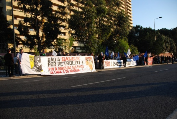 Concentração contra a agressão imperialista à Líbia