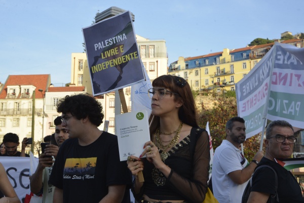 Concentração "Pela Paz no Médio Oriente! Pelos direitos do povo palestiniano"