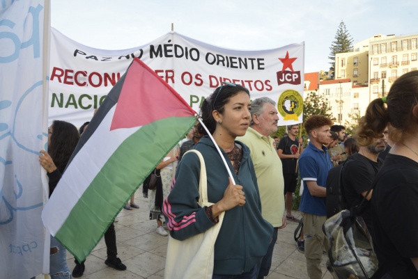 Concentração "Pela Paz no Médio Oriente! Pelos direitos do povo palestiniano"