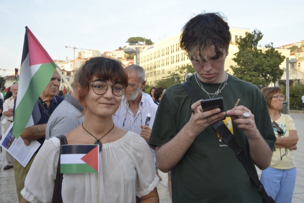 Concentração "Pela Paz no Médio Oriente! Pelos direitos do povo palestiniano"