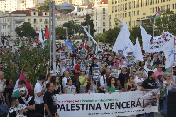 Concentração "Pela Paz no Médio Oriente! Pelos direitos do povo palestiniano"