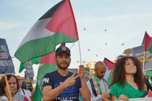 Concentração "Pela Paz no Médio Oriente! Pelos direitos do povo palestiniano"