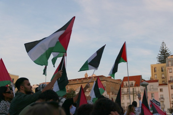Concentração "Pela Paz no Médio Oriente! Pelos direitos do povo palestiniano"