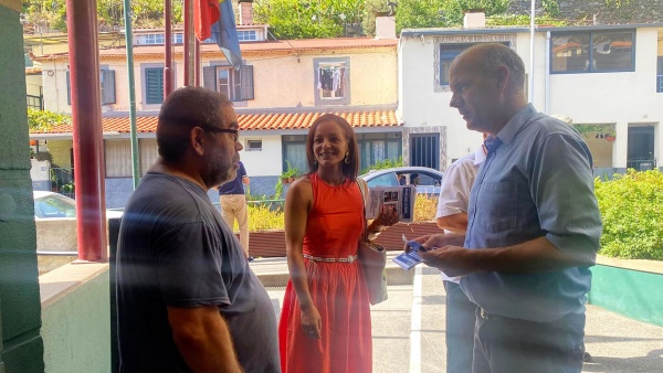 Contacto com trabalhadores e população no Funchal