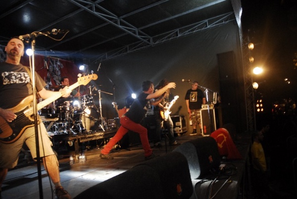 No âmbito do 9º Congresso da JCP realizou-se, em Lisboa, um desfile que culminou num concerto, no Largo Camões, onde participar