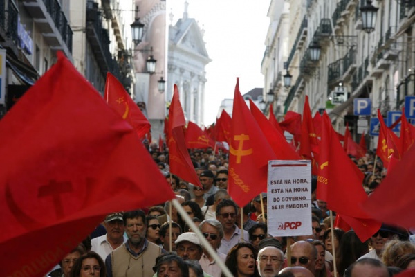 Desfile do PCP «Dissolução da Assembleia da República. Eleições Antecipadas» - Lisboa