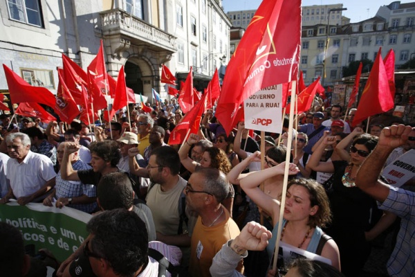Desfile do PCP «Dissolução da Assembleia da República. Eleições Antecipadas» - Lisboa