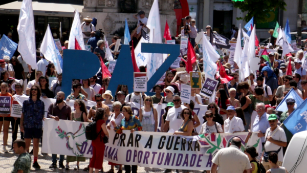 Demonstration «Stop the war! Give Peace a chance!», Lisbon