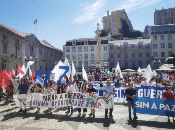 Demonstration «Stop the war! Give Peace a chance!», Lisbon