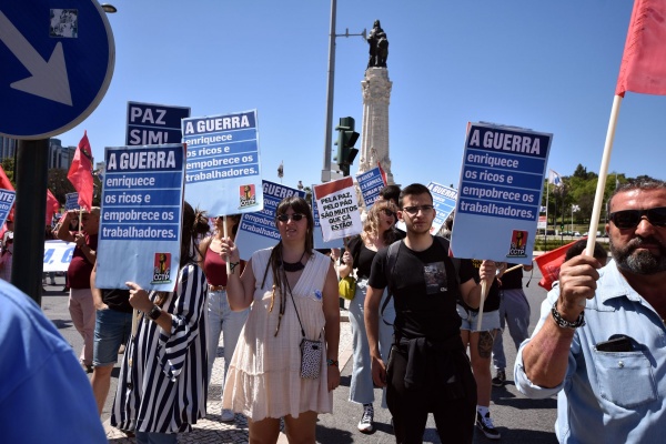 Parade "Yes to Peace! No to war and the arms race», Lisbon