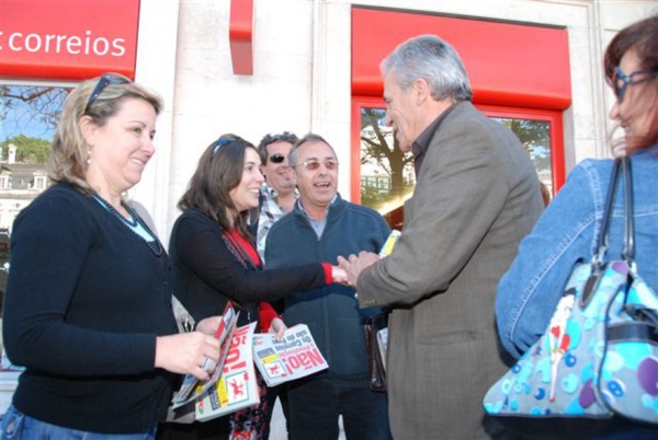 Iniciativa do PCP «Não à privatização dos CTT»