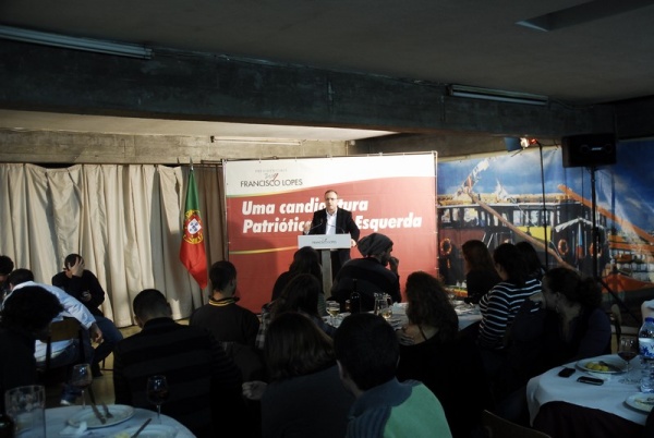 Jantar com jovens apoiantes da candidatura de Francisco Lopes à Presidência da República