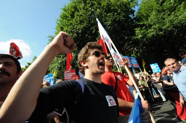 Mais de 300 mil contra a política de direita