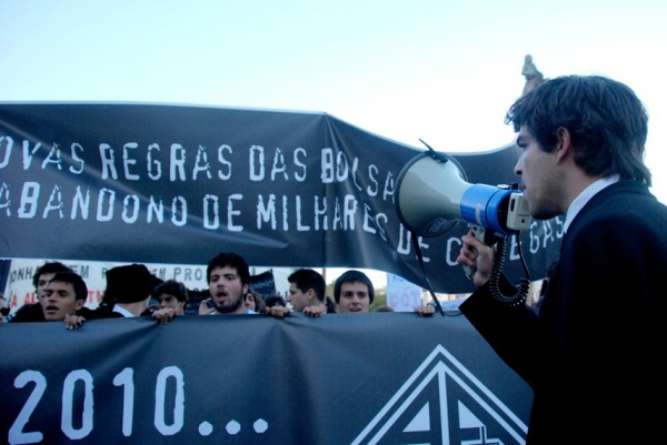 Mais de 7000 estudantes do ensino superior manifestam-se em Lisboa