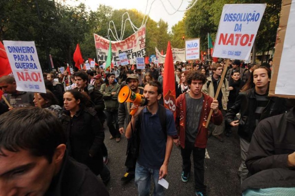 Manifestação da campanha «Paz Sim, NATO Não»