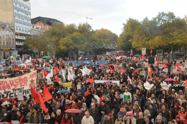 Manifestação da campanha «Paz Sim, NATO Não»