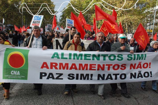 Manifestação da campanha «Paz Sim, NATO Não»