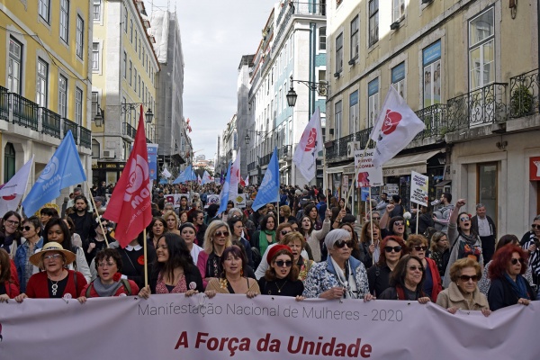 National Demonstration of Women promoted by Democratic Women's Movement (MDM)