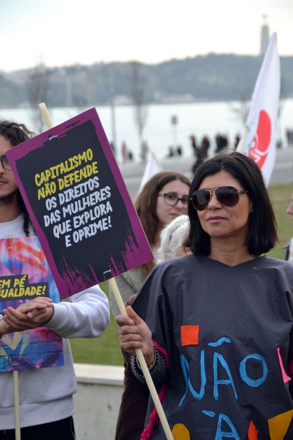 National Demonstration of Women promoted by Democratic Women's Movement (MDM)
