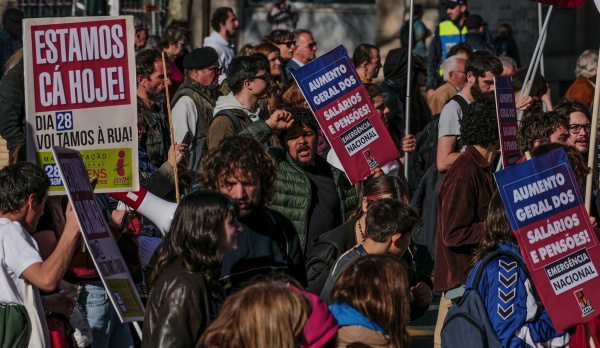 National Demonstration «Everyone to Lisbon! General increase in wages and pensions – national emergency!”, CGTP-IN