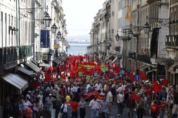 Manifestação «É tempo de dizer basta! Rejeitar o Pacto de Agressão, lutar por um Portugal com futuro» - Lisboa