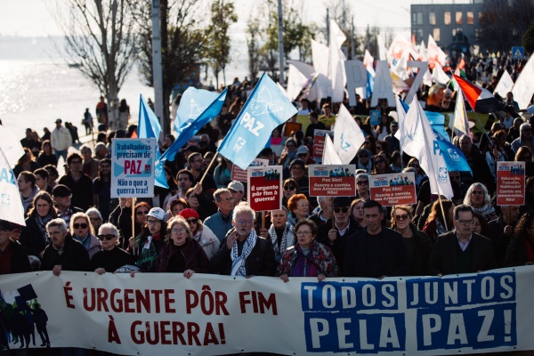 Manifestação «É Urgente pôr Fim à Guerra. Todos juntos pela Paz!»