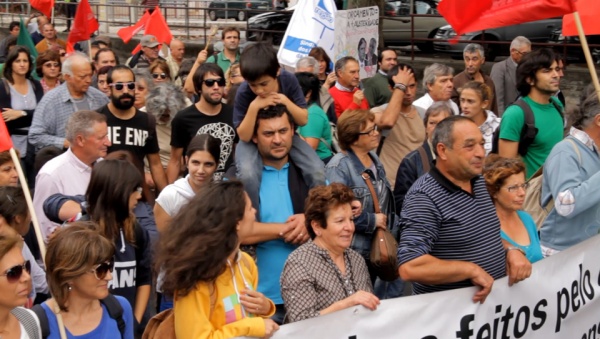 Marcha por Abril contra a exploração e o empobrecimento