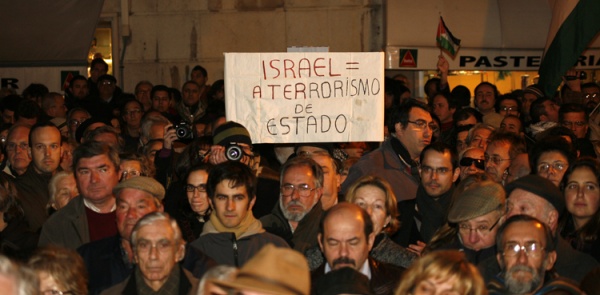 Pelo fim do massacre do povo palestiniano - Concentração em frente à Embaixada de Israel, Lisboa - 8 de Janeiro de 2009
