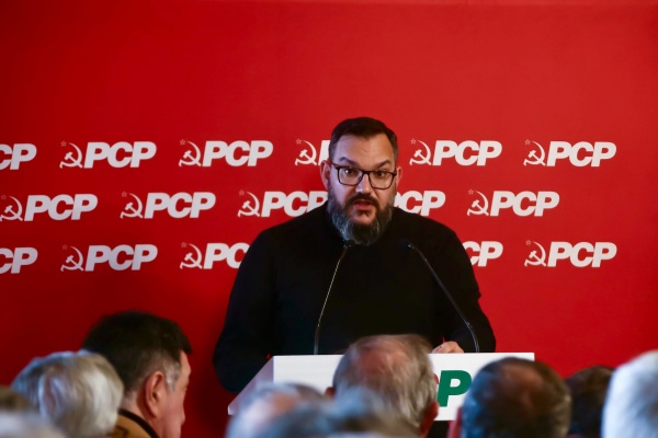 Sessão Pública «As nacionalizações, o crime das privatizações, sectores estratégicos e o desenvolvimento do País»