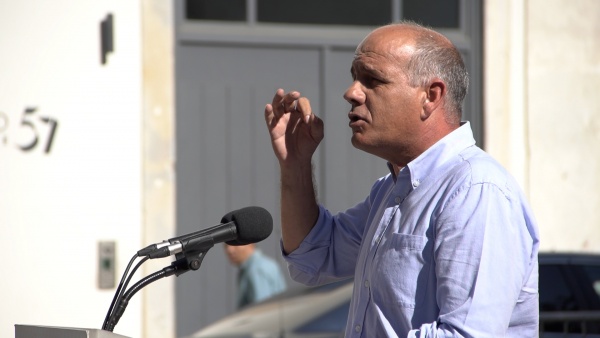 Tribuna Pública «Pelo direito à Habitação. Baixar as prestações ao banco e as rendas»