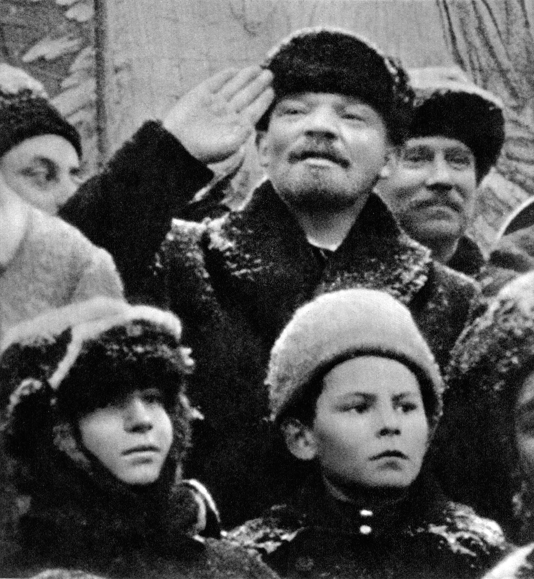 Lénine na Praça Vermelha na celebração do II aniversário da Grande Revolução Socialista de Outubro, Moscovo, 7 de novembro de 1919