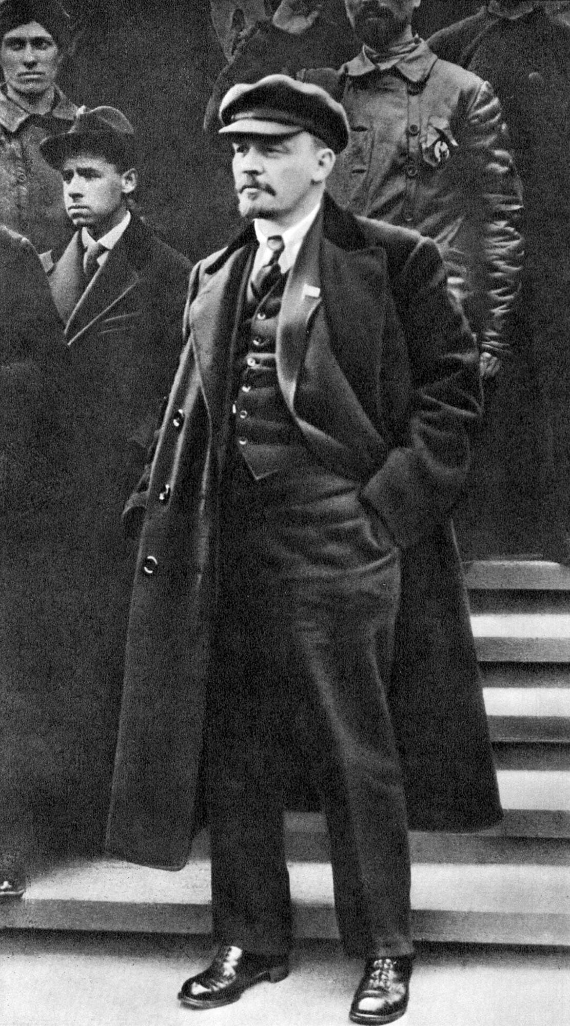 Lénine no desfile do dia do trabalhador na Praça Vermelha, Moscovo, 1 de Maio de 1919